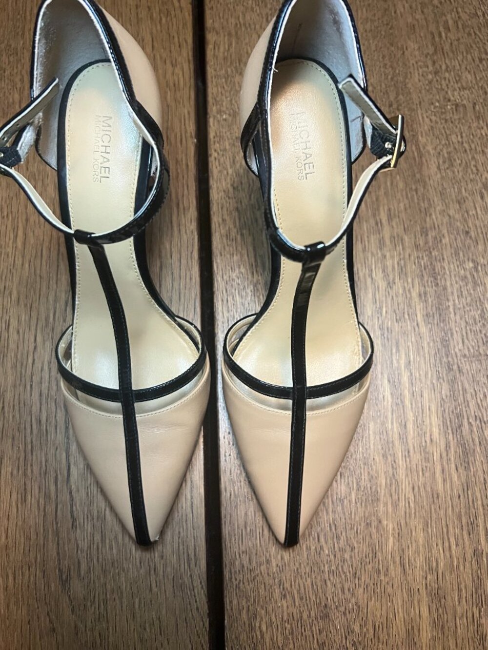 Michael Kors T-Strap Heels Size 8M Nude Black Patent Pointed Toe Pumps - Picture 2 of 13